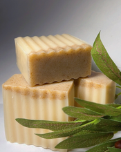 Load image into Gallery viewer, Oatmeal Honey &amp; Goat Milk Soap
